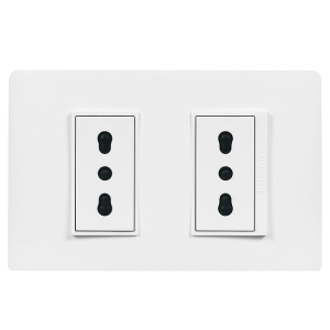 Toma corriente doble 2P + T 10/16A BTICINO Luzica